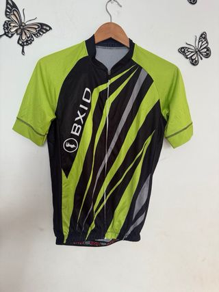 conjunto de ciclista. malla de tirantes y camiseta