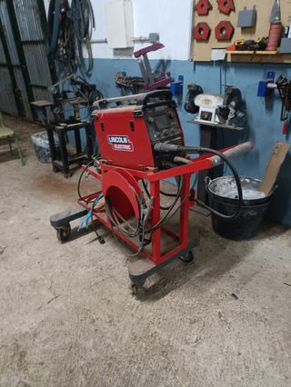 Soldadora de hilo Lincoln Electric 200c