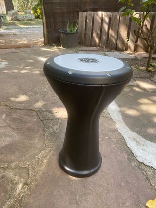 Darbuka nueva con recambio y funda portadarbuka