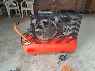 Compresor industrial con 2 pistolas