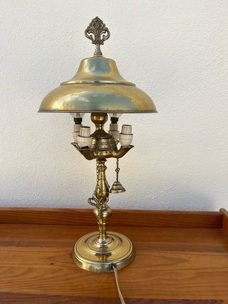 Lámpara de latón dorada vintage