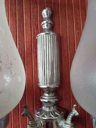 Aplique Victoriano de mediados del Siglo XX