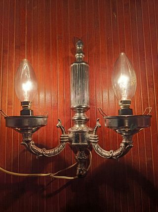 Aplique Victoriano de mediados del Siglo XX