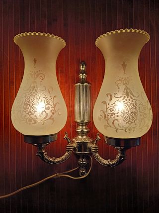 Aplique Victoriano de mediados del Siglo XX