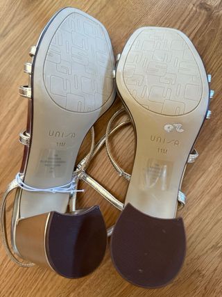 Sandalias Unisa doradas tacón tiras finas talla 42