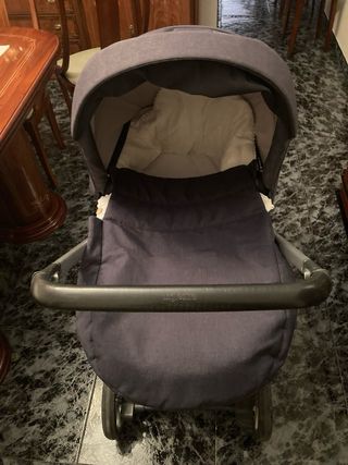 Silla de paseo Inglesina Aptica. se incluye capazo