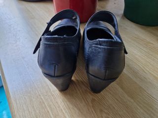 Zapatos negros muy cómodos