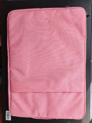 Funda portátil rosa.