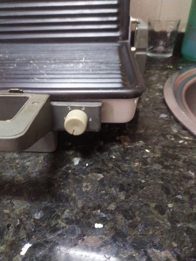 Sandwichera Philips Compact