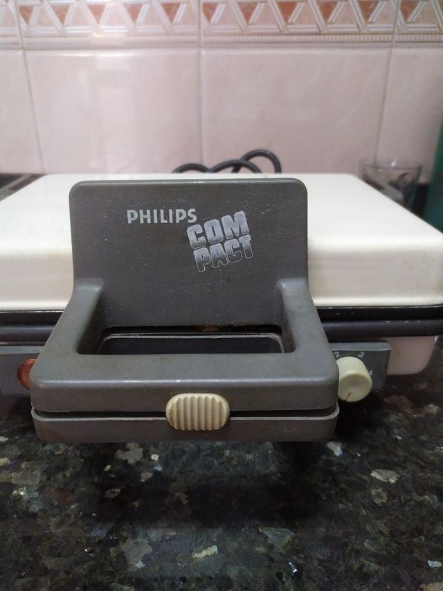 Sandwichera Philips Compact