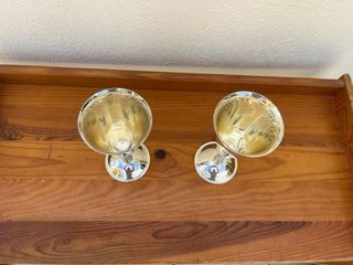 Copas de latón plateadas con pie retorcido