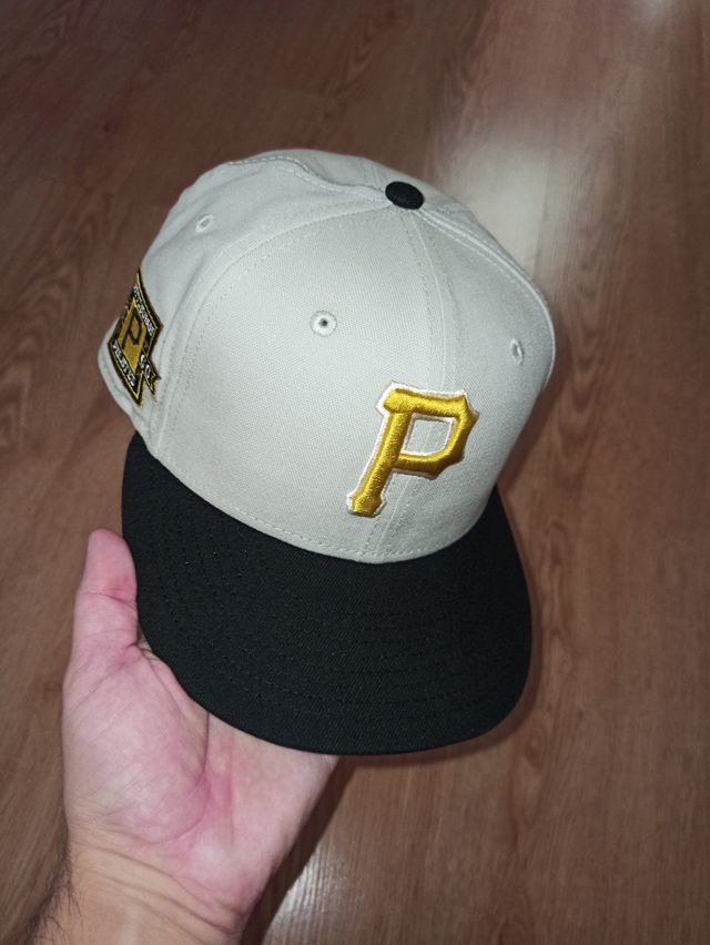 Gorra New Era Beige y Negra