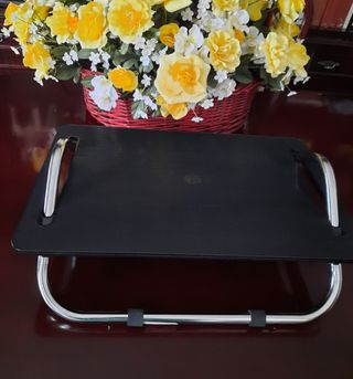 Reposapiés DAGOTTO IKEA, negro y plateado.