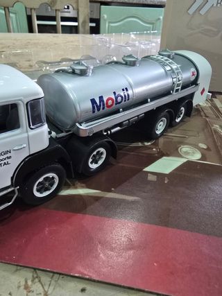 Saurer D330 F 8x4 DeAgostini Cisterna Mobil