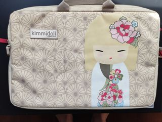 Funda portátil Kimiidoll diseño floral japones.