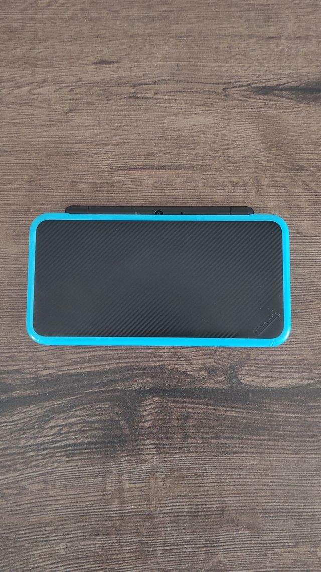 Nintendo New 2DS XL Negra y Azul