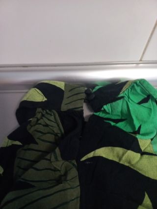 Camiseta Desigual verde y negra talla L Mujer