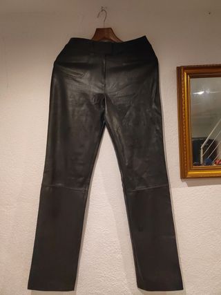 Pantalón polipiel negro
