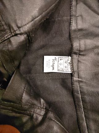 Pantalón polipiel negro
