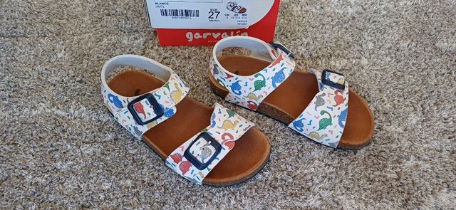 Sandalias niño dinosaurios talla 27
