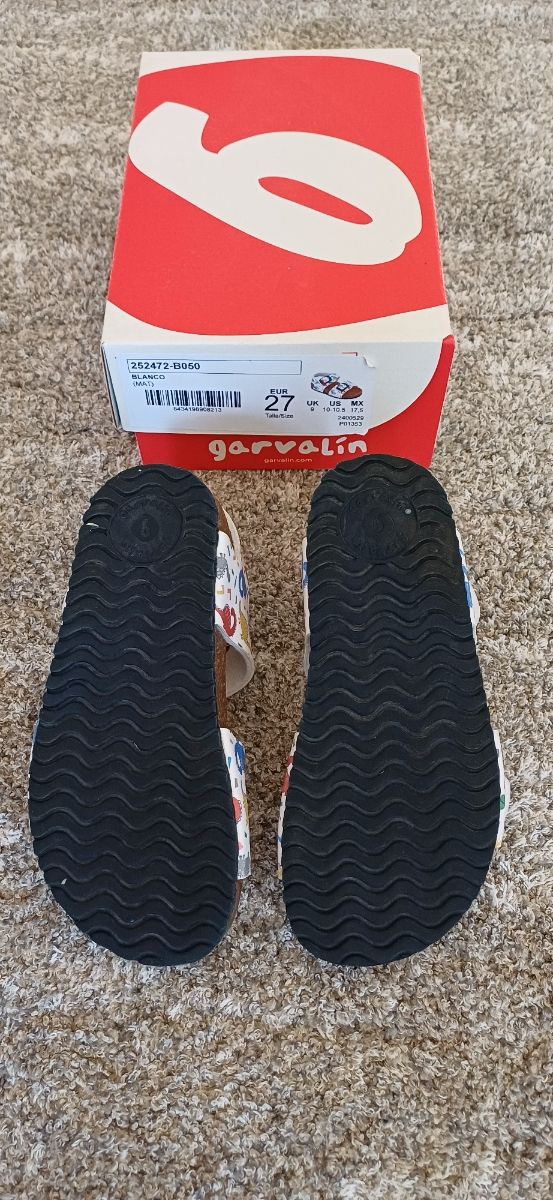 Sandalias niño dinosaurios talla 27