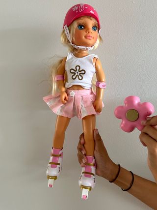 Nancy con patines y accesorios