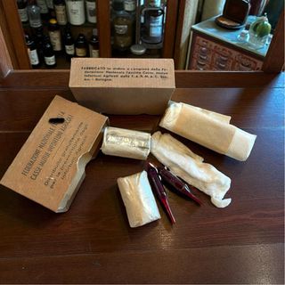 Kit antico pronto soccorso fascista anni '30