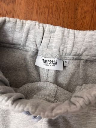PACK TRAPSTAR : RIÑONERA TRAPSTAR Y CHANDAL