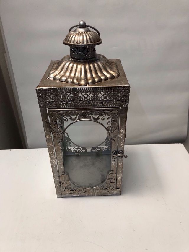 Farol plateado vintage 
alto 40 cm 
ancho 18 