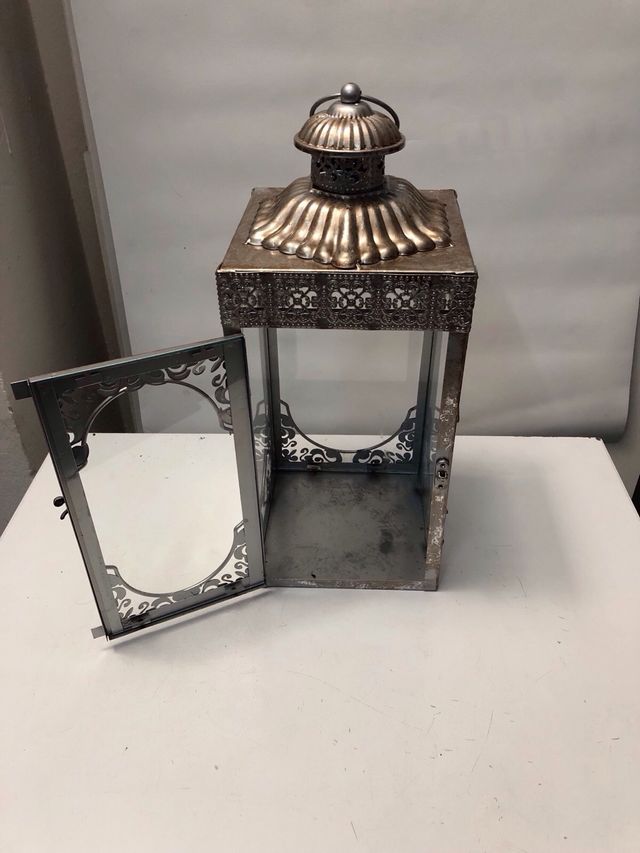 Farol plateado vintage 
alto 40 cm 
ancho 18 