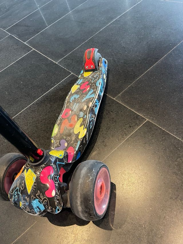 Patín infantil 3 ruedas con luces