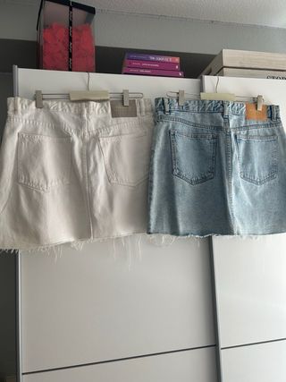 Pack 2 faldas vaqueras blancas y azules