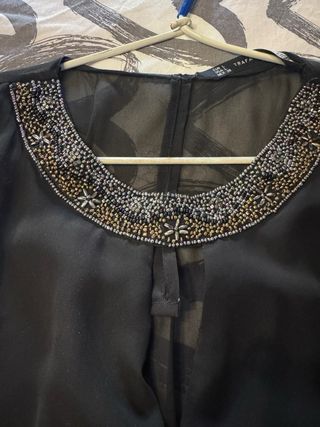 Vestido gasa Zara negro con pedrería