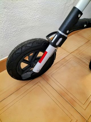 Andador Kmina 4X4  con asiento y bolsa.