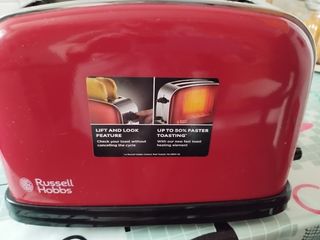 Tostadora Russell Hobbs Roja