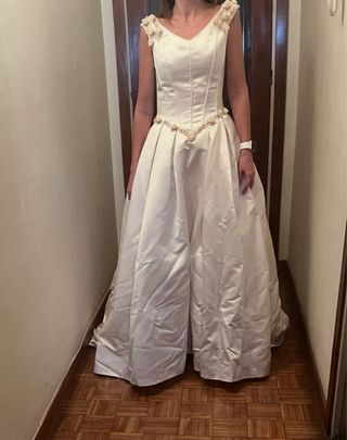 Vestido de Novia 
De Pronovias
Blanco
un solo uso