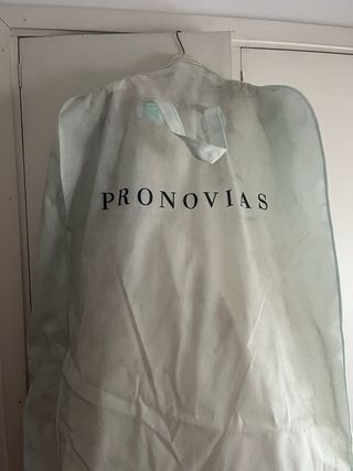 Vestido de Novia 
De Pronovias
Blanco
un solo uso