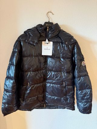 Chaqueta Moncler Negra con Capucha