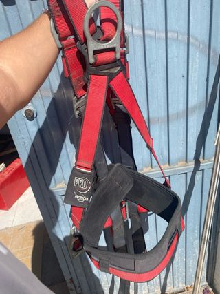 Arnés de seguridad para trabajos en altura