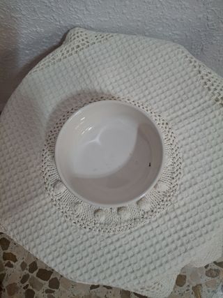 Bombonera de porcelana con flores