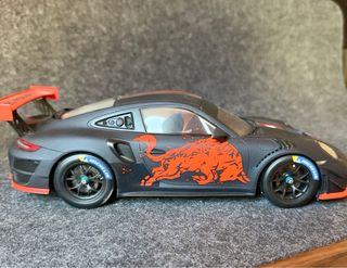 Spark Porsche 911 GT2 RS Red Bull de segunda mano por 80 EUR en