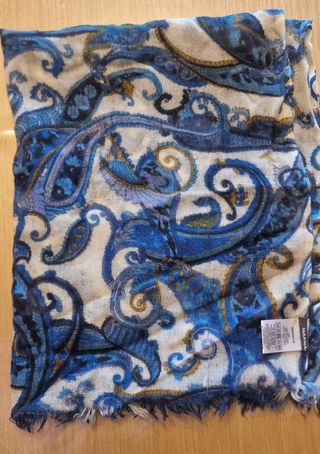 Pañuelo lana Naf Naf azul estampado