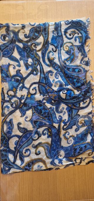 Pañuelo lana Naf Naf azul estampado