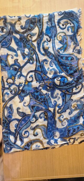 Pañuelo lana Naf Naf azul estampado