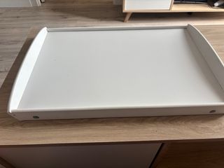 Mesa auxiliar con patas plegables