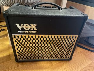 Amplificador Guitarra Vox Valvetronix AD15VT