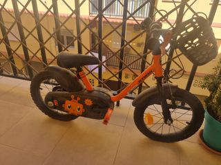 Bicicleta infantil naranja B'TWIN