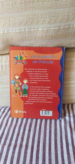 KIKA SUPERBRUJA EN CASTILLO DRACULA (10)