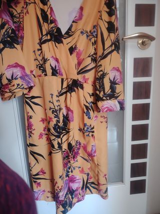 Vestido estampado floral amarillo