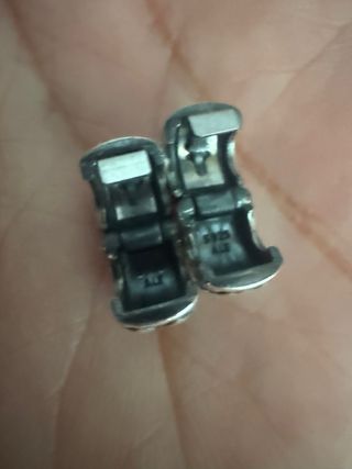 Pandora Clips con Tachuelas Plata